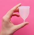 O coletor menstrual é uma alternativa para o uso de absorventes -  Foto: Shutterstock / Alto Astral