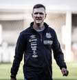  Foto: Ex-Santos, Turra negocia com o Vitória de Guimarães, de Portugal. ( Raul Baretta/ Santos FC) / Gazeta Esportiva
