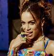 Anitta opina sobre falta de português em suas músicas: "é natural" -  Foto: Divulgação/Gabriela Schmidt / Famosos e Celebridades