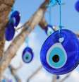 A benzedeira ensina como afastar o mau-olhado -  Foto: Shutterstock / João Bidu
