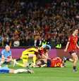 Jogadoras da Espanha comemoram título  Foto: Reuters