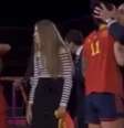 Beijo aconteceu sem consentimento da atleta espanhola, diante das câmeras de todo o mundo  Foto: Reprodução / Perfil Brasil