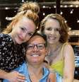 Larissa Manoela com os pais Gilberto Elias e Silvana Taques  Foto: Instagram/@gilberto / Estadão