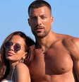 Anitta e Simone Susinna durante viagem na Europa  Foto: Reprodução