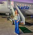 Leila Pereira apresenta avião utilizado pelo Palmeiras  Foto: Divulgação/Placar Linhas Aéreas