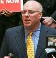 Morris Pearl é ex-diretor de um dos maiores fundos de investimentos do mundo, o BlackRock  Foto: Patriotic Millionaires / BBC News Brasil
