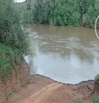 Uma câmera flagrou o momento em que o carro não consegue parar na balsa  Foto: Reprodução