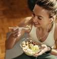 Saiba o que é a reeducação alimentar e por qual motivo ela é diferente das dietas |  Foto: Drazen Zigic/Freepik / Boa Forma