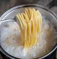 Lavar ou não o macarrão? Eis a questão!  Foto: iStock
