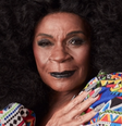 "Virei até garota-propaganda depois de idosa. Estou adorando isso”, afirmou a atriz Zezé Motta, que tem 79 anos  Foto: Reprodução/Instagram/zezemotta