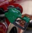 O repasse da redução do preço do diesel da Petrobras aos consumidores finais, nos postos, no entanto, não é imediato  Foto: Reuters
