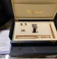 Kit de "joias rose" trazido por Bento Albuquerque da Arábia Saudita, que ficou guardado por um ano no Ministério de Minas e Energia até ser entregue a Bolsonaro.  Foto: Divulgação/Polícia Federal