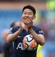 Son Heung-min comemora após vitória do Tottenham sobre o Burnley pelo Campeonato Inglês  Foto: REUTERS/Phil Noble