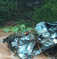 Carro de casal fica destruído após ser arrastado por correnteza no RS  Foto: Reprodução/Lagoa FM