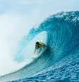 Filipe Toledo surfando durante a etapa de Teahupoo, 2023.  Foto: Beatriz Ryder/ World Surf League / Esporte News Mundo