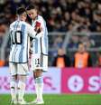Messi se destacou no jogo de estreia da Areghtrnia nas Eliminatórias. Afinal, no duro 1 a 0 sofre o Equador, o gol foi dele –  Foto: Divulgação/AFA / Jogada10