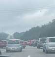 Em razão de baixa visibilidade provocada por neblina, foi implantada na manhã deste domingo, 10, a operação comboio no Sistema Anchieta-Imigrantes.  Foto: Reprodução/Twitter/@oxeduda__ / Estadão