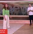 O momento em que Leilane Neubarth chama um intervalo para que Thássius Veloso possa sair do estúdio  Foto: Reprodução/TV