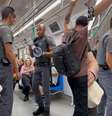 Guardas animaram passageiros do metrô de SP  Foto: Reprodução/Twitter