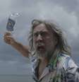 Nicolas Cage em The Retirement Plan.  Foto: Adoro Cinema