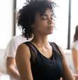 Use o yoga para dar um up no seu cuidado com a saúde mental - Shutterstock  Foto: Alto Astral