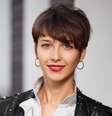 O corte pixie é perfeito para mulheres que buscam um visual prático e cheio de atitude  Foto: wrangler | Shutterstock / Portal EdiCase