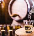 O Dia Nacional da Cachaça é celebrado em 13 de setembro  Foto: RHJ / iStock