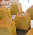 Pudim de leite da Confeitaria dos Profetas. João começou a vender doces e salgados no Terminal São Mateus  Foto: Reprodução: Instagram/confeitariadosprofetas
