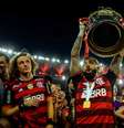 Gabigol com a taça da Copa do Brasil   Foto: Marcelo Cortes/Flamengo / Divulgação