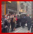 Lula é hostilizado por grupo de brasileiros ao deixar hotel em Nova York  Foto: Reprodução
