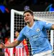 Álvarez celebra gol marcado pelo Manchester City   Foto: Shaun Botterill/Getty Images / Esporte News Mundo