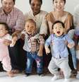 Nomes neutros para o seu bebê: confira lista com 25 nomes!  Foto: iStock/ronnachaipark 