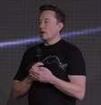 Pelo visto, estragar o Twitter não é o capítulo mais bizarro da biografia de Elon Musk (Imagem: Captura de Tela/Tesla/YouTube)  Foto: Canaltech