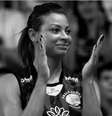 A jogadora Walewska atuava na posição de central no vôlei; ela morreu nesta quinta  Foto: feira (21), aos 43 anos (Crédito  Reprodução) / Perfil Brasil