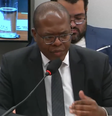 Ministro Silvio Almeida é aplaudido de pé ao criticar PL do Aborto em culto evangélico   Foto: Reprodução/Câmara dos Deputados