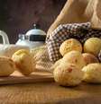 Pão de queijo com aveia  Foto: Milton Buzon | Shutterstock / Portal EdiCase
