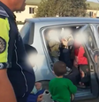 25 crianças dentro deum carro.  Foto: Foto: Reprodução vídeo