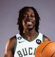 Jrue Holiday com camisa do Milwaukee Bucks   Foto: Redes Sociais/Milwaukee Bucks / Esporte News Mundo