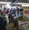 Serviços públicos de metrô, trens e da Sabesp devem ter greve nesta terça-feira  Foto: FOTO TABA BENEDICTO / ESTADAO / Estadão