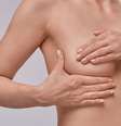 A micropigmentação paramédica reconstrói a auréola mamária -  Foto: Shutterstock / Alto Astral
