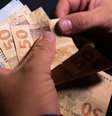 Nova etapa do programa começa na segunda-feira, 9, e vai beneficiar brasileiros que ganham até dois salários mínimos ou inscritos no CadÚnico com dívidas de até R$ 5.000  Foto: Agência Brasil 