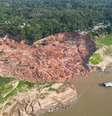 Vila Arumã, em Beruri, Amazonas, sofreu deslizamento  Foto: Divulgação