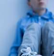 Colegas dos abusadores teriam filmado os atos e compartilhado as imagens com outras pessoas  Foto: iStock/KatarzynaBialasiewicz