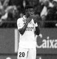 "O racismo não tem lugar no futebol nem na sociedade, mas não pode ser combatido com falácias ou mentiras infundadas", diz comunicado  Foto: Reprodução: Instagram/vinijr