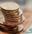 Use moedas para atrair melhora em suas finanças -  Foto: Shutterstock / João Bidu