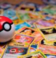 Polícia apreende centenas de cards Pokémon falsificados.  Foto: Reprodução/Unsplash
