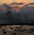 Nuvens de fumaça após os ataques israelenses ao porto marítimo da Cidade de Gaza, em Gaza, em 10 de outubro de 2023   Foto: Reuters