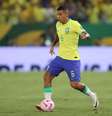  Foto: Guilherme Arana perdeu duelos no chão, aéreos e, apesar da precisão nos passes, teve poucas ações com a bola. Foi mal ( Vitor Silva/CBF) / Gazeta Esportiva