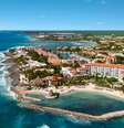 Barreira de pedras em frente ao Dreams Aventuras garante praia com águas calmas e quase livres de sargaço  Foto: //Divulgação / Viagem e Turismo