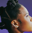 Preocupa ver que um cabelo que representa cultura, estilo e identidade de uma raça seja retratado como "maluco", coisa de doido e daí para pior  Foto: iStock/Delmaine Donson